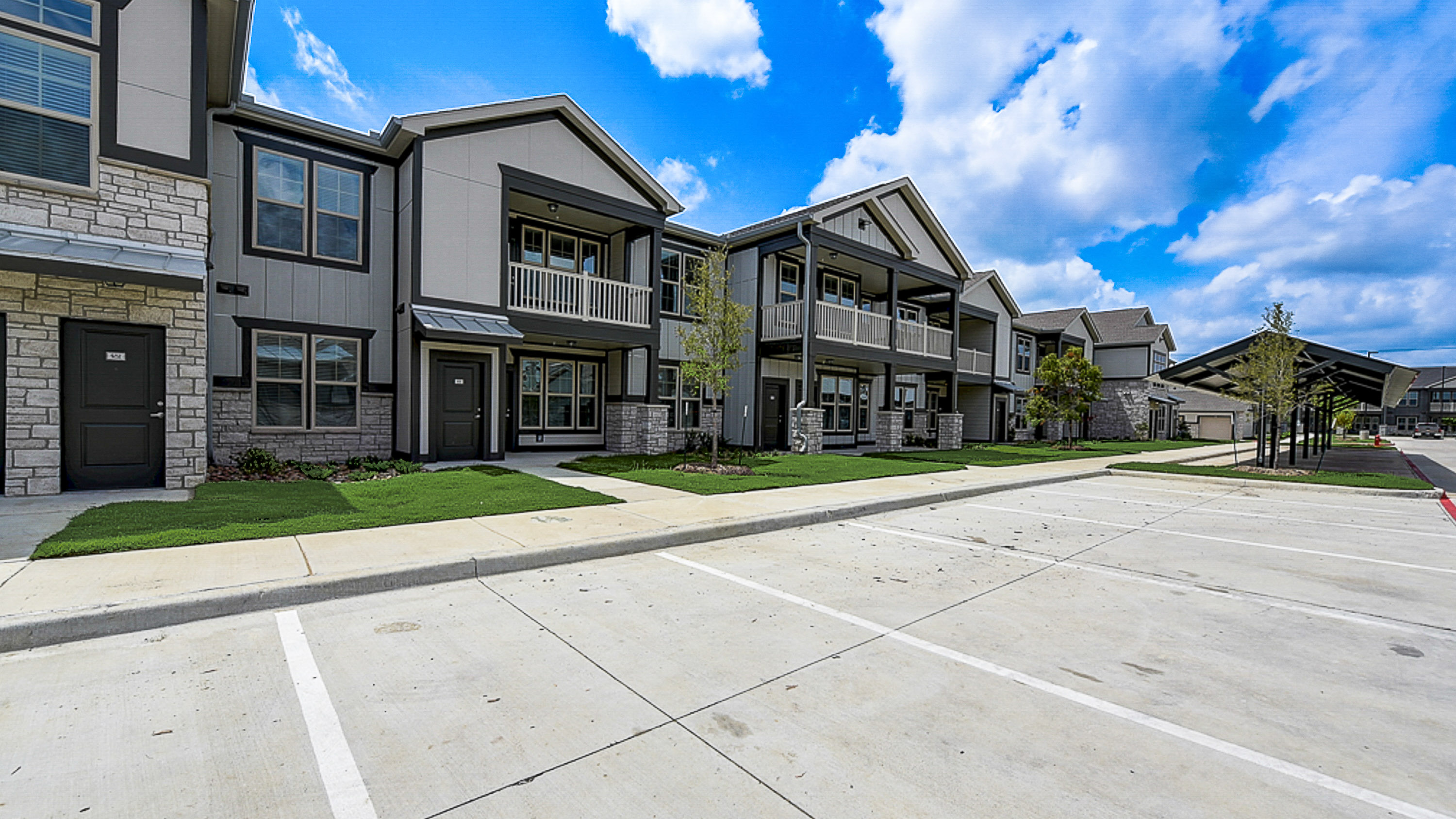 Photos of Springs at Grand Prairie Apartments in Grand Prairie, TX